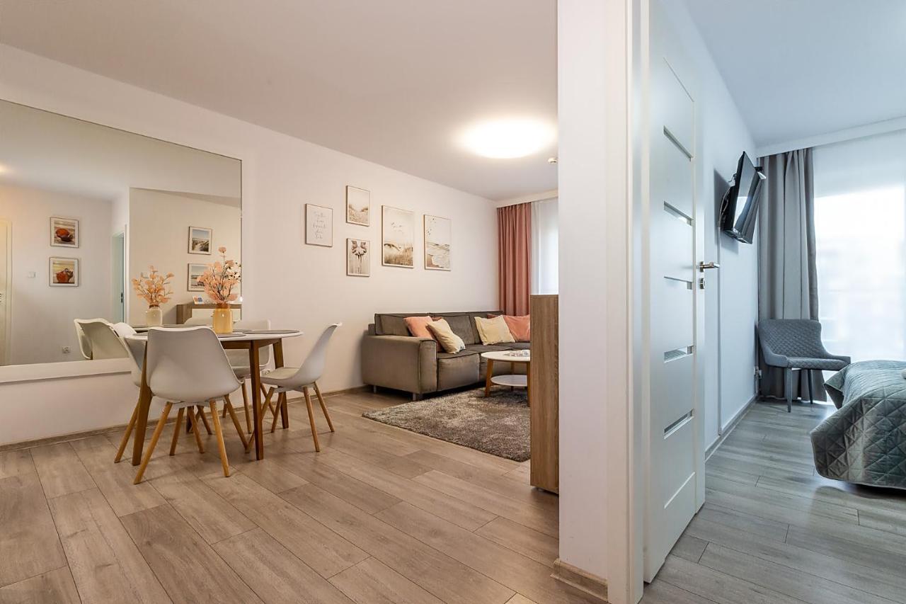 Omi Apartments 科沃布热格 外观 照片