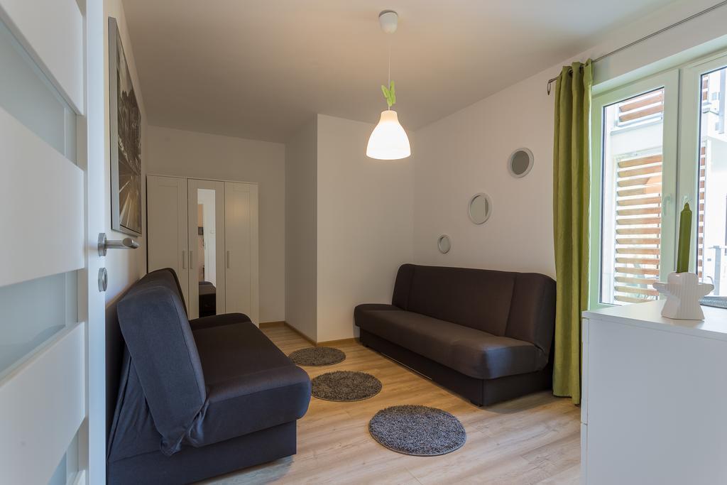 Omi Apartments 科沃布热格 外观 照片