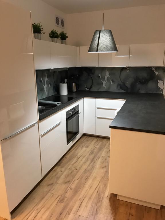 Omi Apartments 科沃布热格 外观 照片