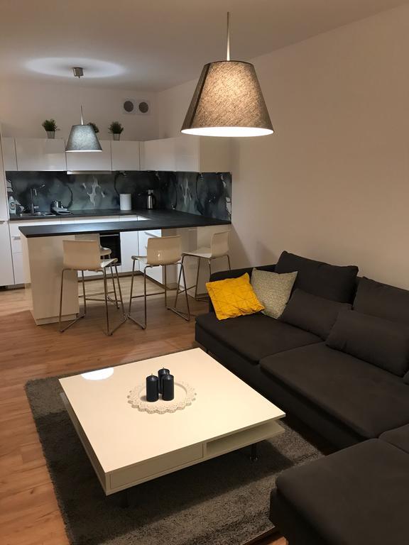 Omi Apartments 科沃布热格 外观 照片