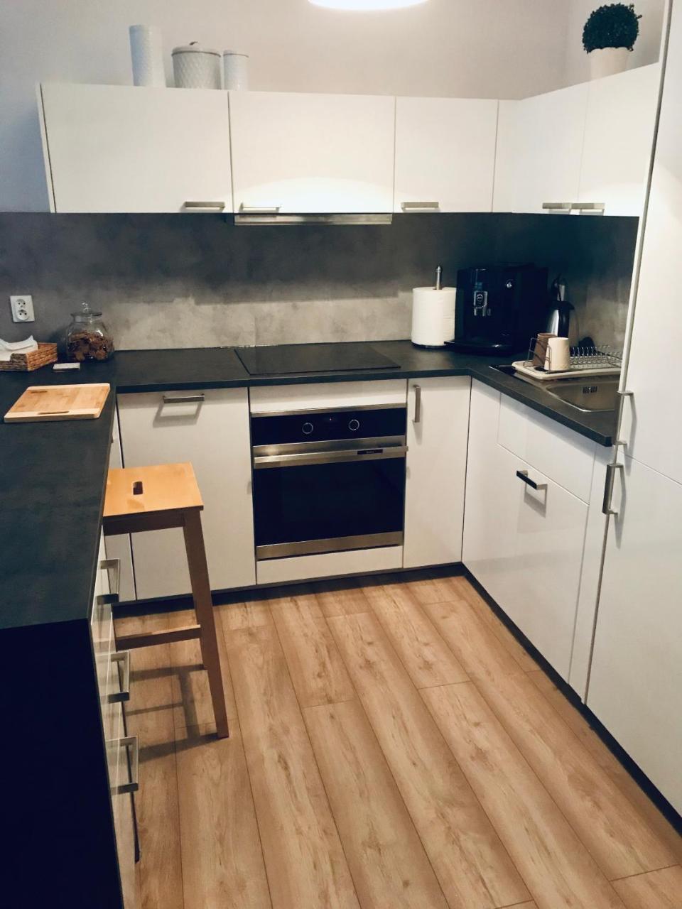Omi Apartments 科沃布热格 外观 照片